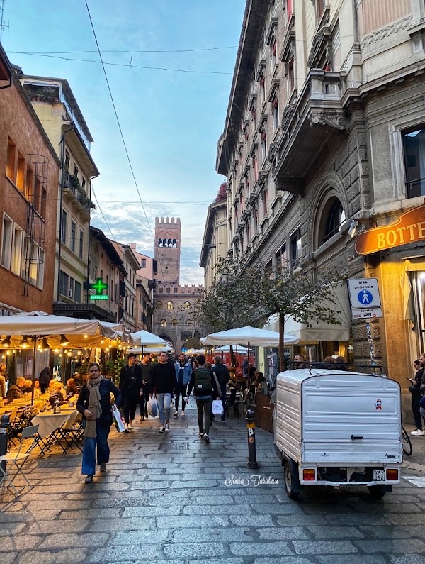 Via degli Orefici 1