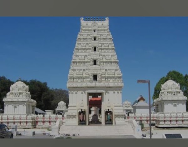 Sri Raja Rajeshwara Swami Temple - Vemulawada