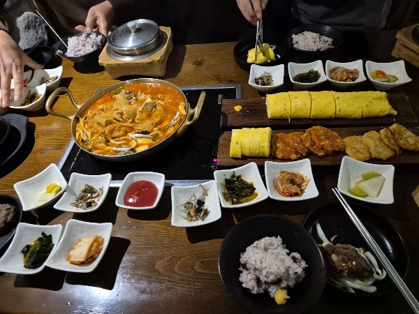 Gwanghwamun Hanok House 2