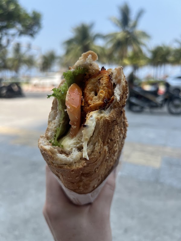 Bánh mì SAILS AND SKEWERS 3