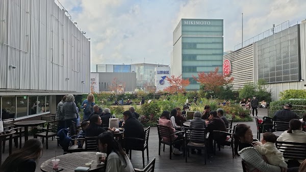 SUQQU Ginza Mitsukoshi Store