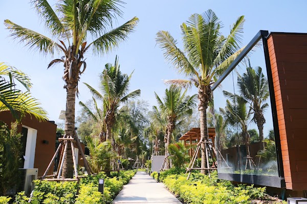 Mirror Mirror Hotel Café & Restaurant Rayong