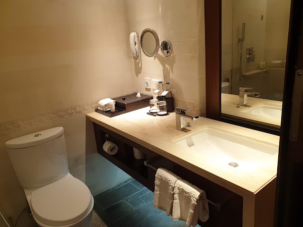Nusa Dua Beach Hotel & Spa, Bali 3