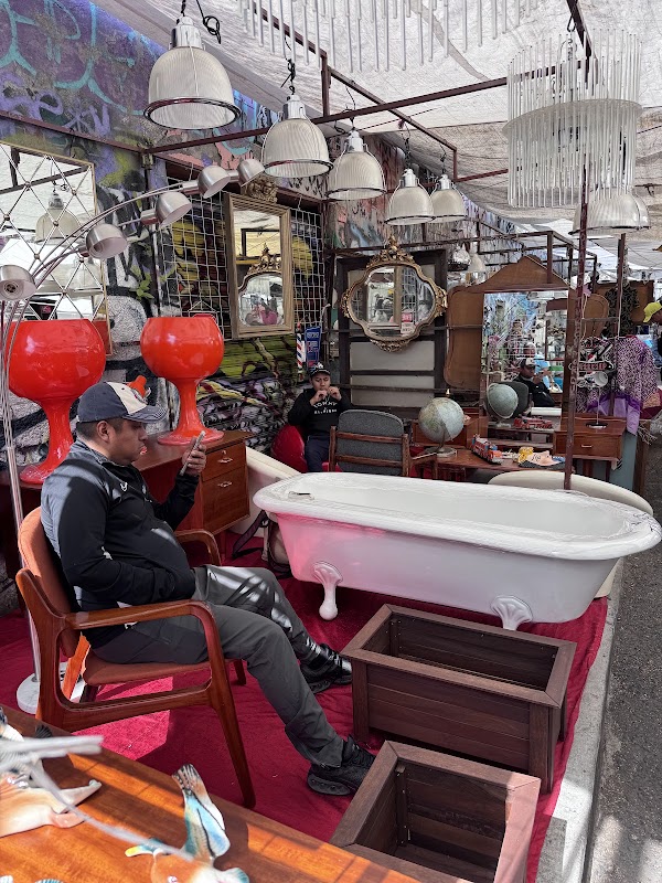 La Lagunilla Sunday Antiques Market 1