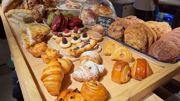 St.George Coffee Shop & Wine Bar • Chelsea 4