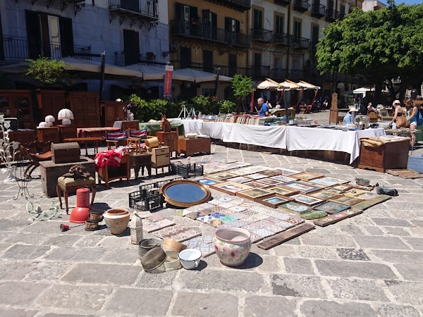 Mercato Antico Sunday only 4