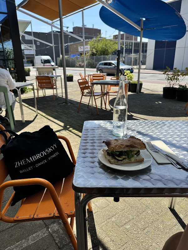 Cafe Restaurant Metro 1
