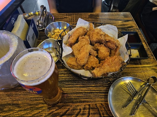 BBQ Chicken & Beer Hongdae 5