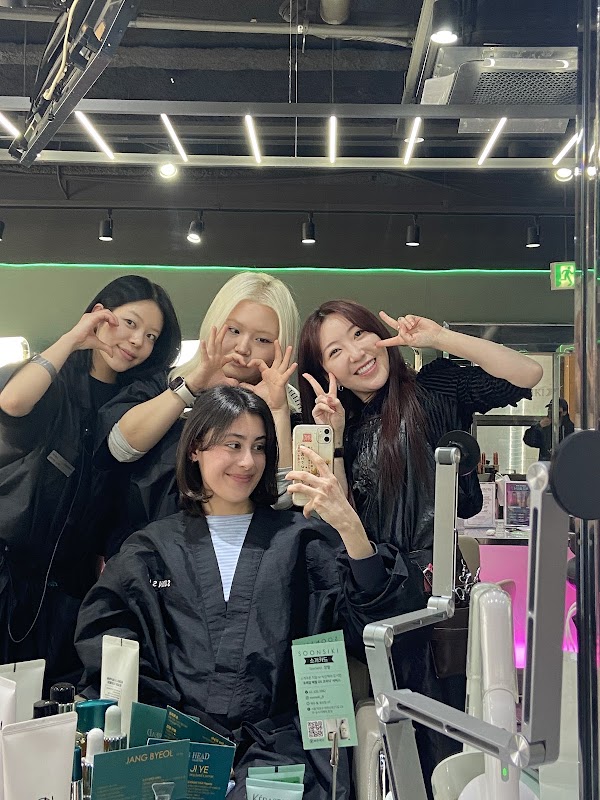 Soonsiki Hongdae Flagship Hair Salon 4