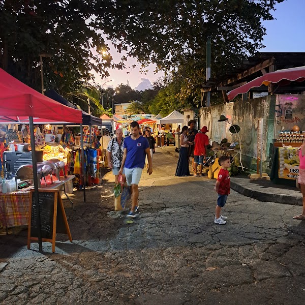 Marché nocturne Gosier