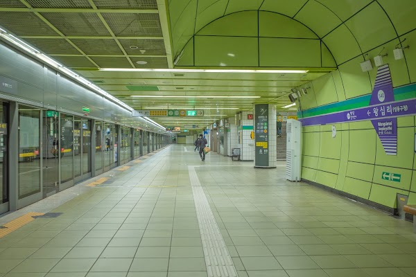 Wangsimni Station