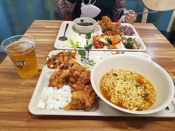 일루 퓨전한식뷔페 5