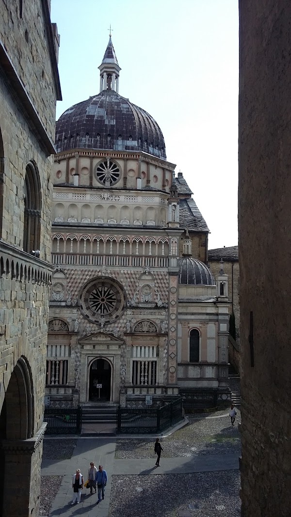 Piazza Vecchia 3