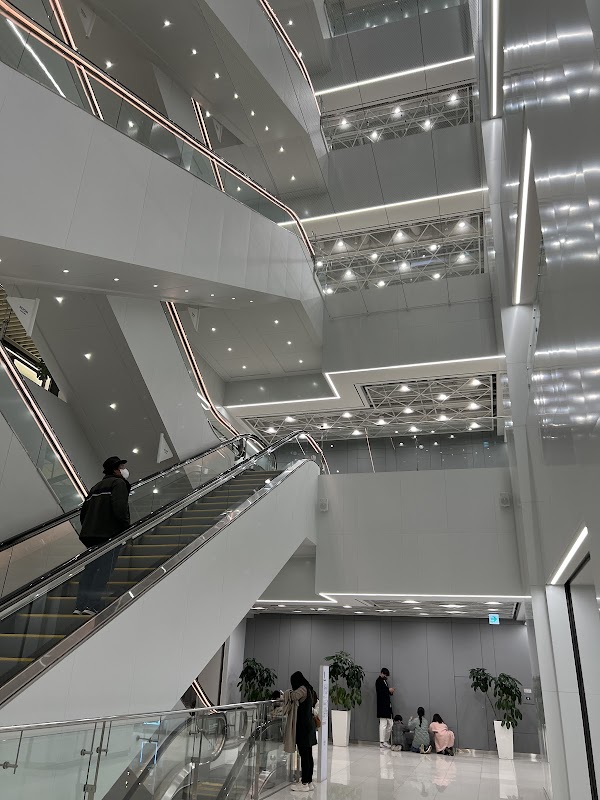 Noon Square 2