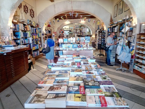 Librairie Maritime la cardinale 2
