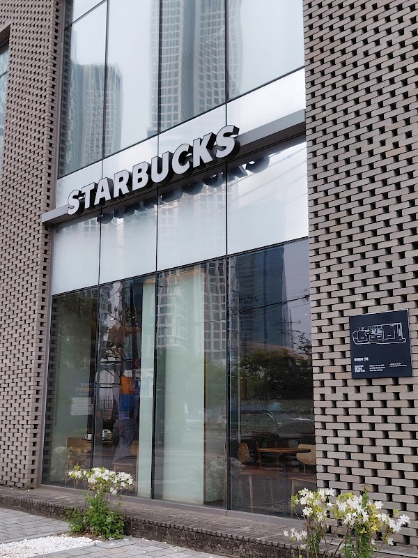 Starbucks Seoul Forest Station 3