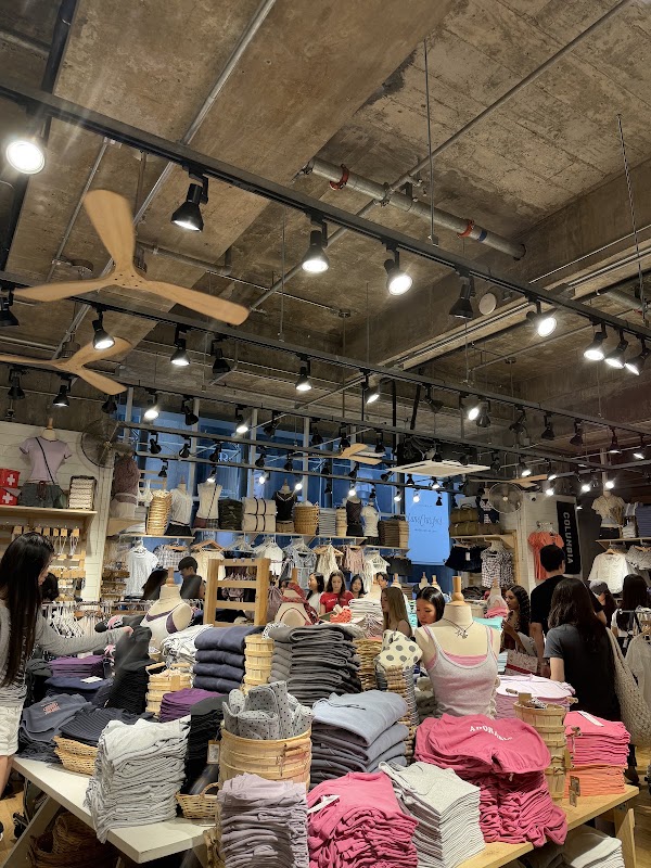 Brandy Melville - Causeway Bay 5