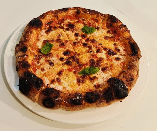 Giulia’s Pizza 3