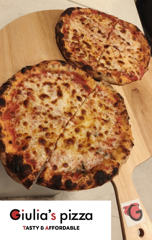 Giulia’s Pizza 2