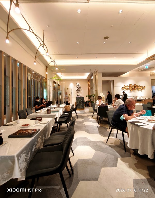 Far Eastern SOGO Taipei Fuxing Store 5
