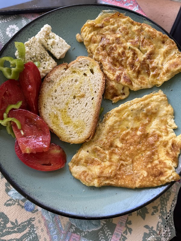 Eleni’s Country Breakfast & Boutique 3
