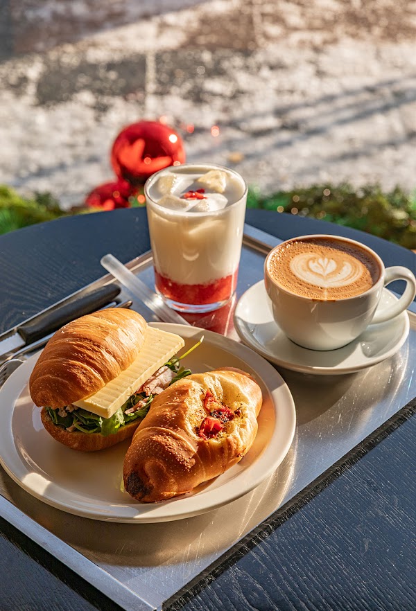 LEEDORIM Coffee & Vegan Bakery Gyeongbokgung Cafe 2