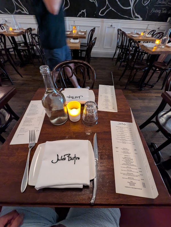 Jules Bistro 2