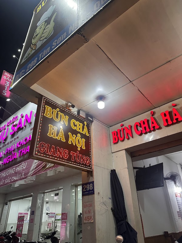 Bún chả Hà Nội - Nem rán Giang Tùng