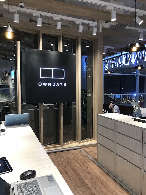 OWNDAYS CentralWorld 4