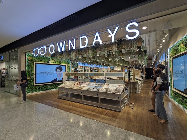 OWNDAYS CentralWorld 3