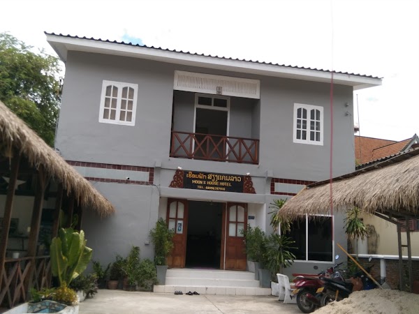 Moon's House Hotel