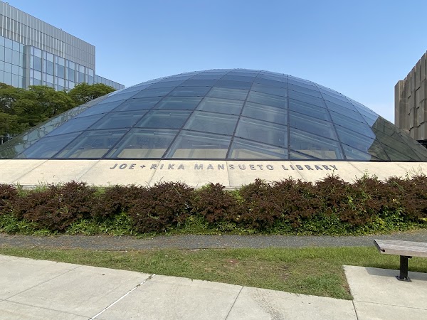 The Joe and Rika Mansueto Library 4