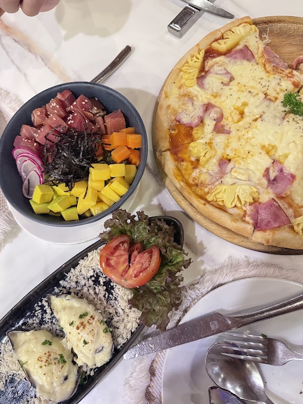 Kan's​ haus​ cafe and bistro 2