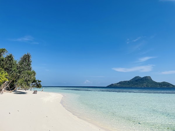 Pulau Mantabuan 4