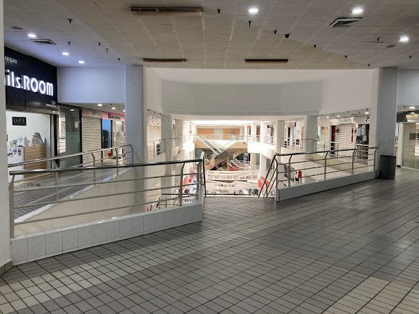 Holiday Plaza 5