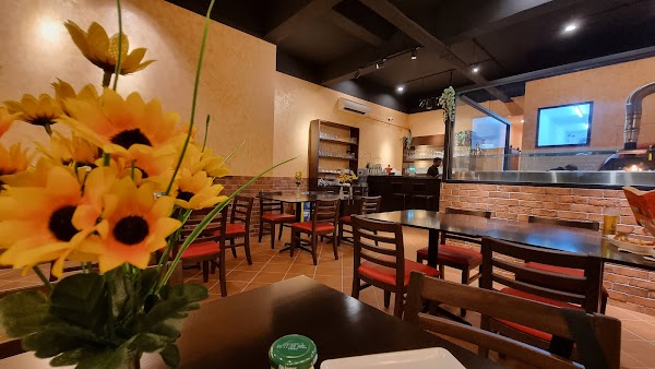 Monnalisa Italian Restaurant JB