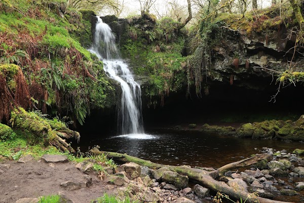 Gilmour’s Linn and Charlie’s Cave 1