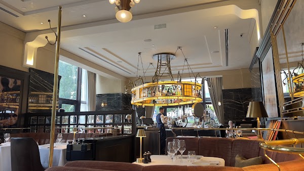 KOLLÁZS - Brasserie & Bar 5