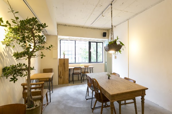 Move Cafe Shinjuku