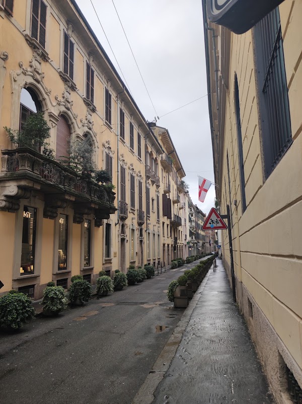 Via della Spiga 4