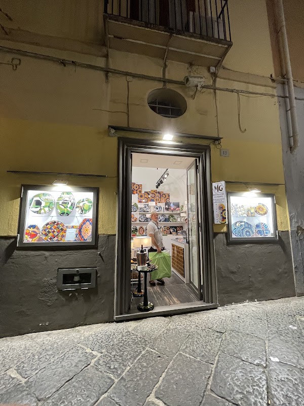 Mastellone Giuseppe Inlaid wood Showroom & Gift Shop