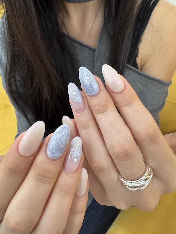 Myeongdong nail 9nail(9층네일) 2