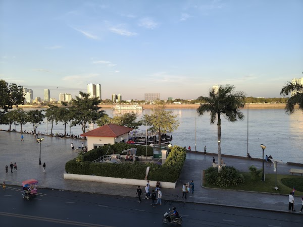 Preah Sisowath Quay 5