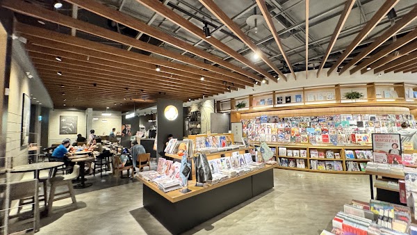 TSUTAYA BOOKSTORE Nangang 4