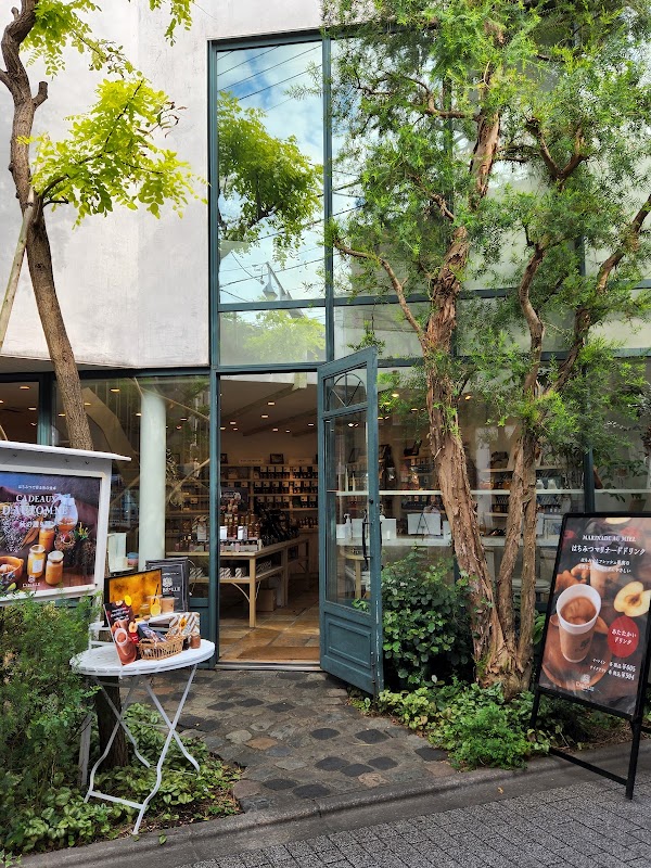 L'ABEILLE Ogikubo Headquarters 1