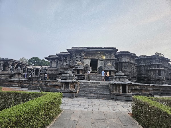 Shri Hoysaleswara Temple 4