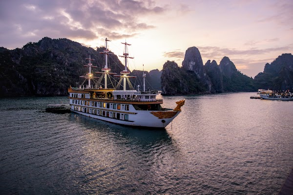 Indochina Junk (Halong bay cruise) 3