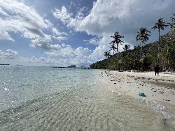 White sand beach Of Parama Koh Chang Resort 4
