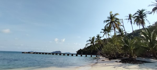 White sand beach Of Parama Koh Chang Resort 2