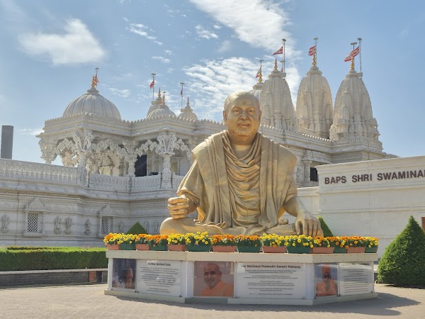 BAPS Shri Swaminarayan Mandir, London 4